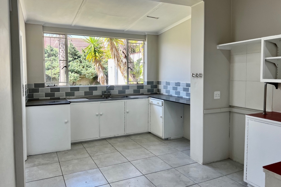  Bedroom Property for Sale in Dormehls Drift Western Cape